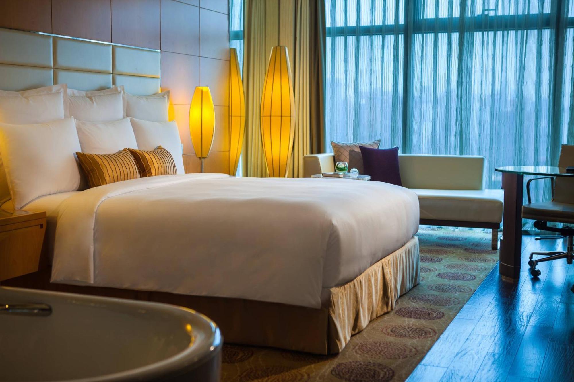 Renaissance Shanghai Putuo Hotel Экстерьер фото
